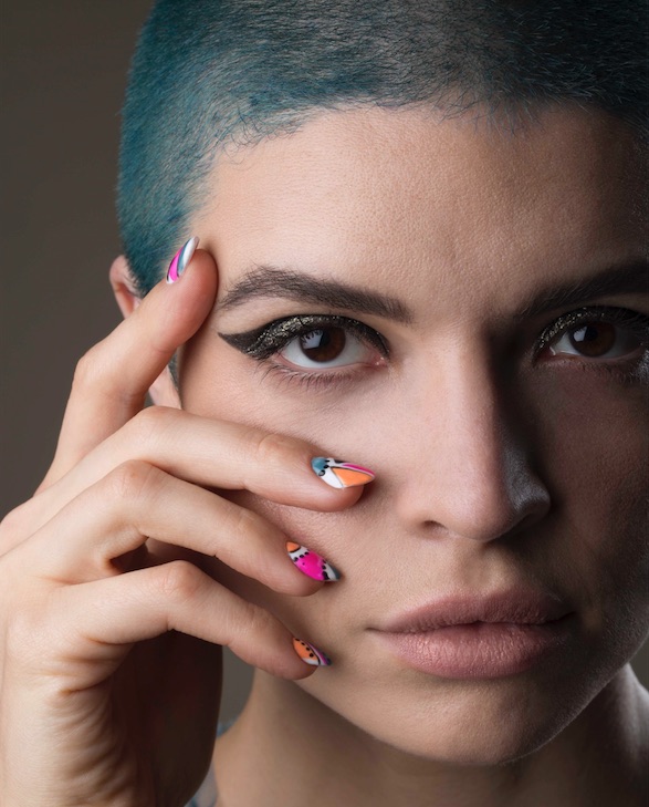 Salon Sally Services tutorials "no makeup" makeup and bold smoky eyes